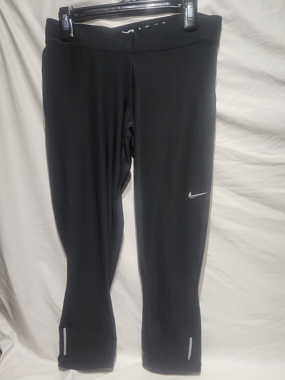 171. Nike pants small